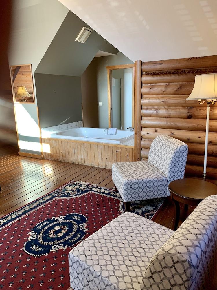 Sumas Mountain Lodge photo 87
