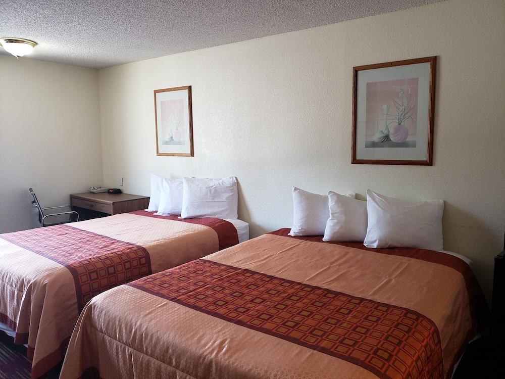 Americas Best Value Inn & Suites Harrisonville photo 75