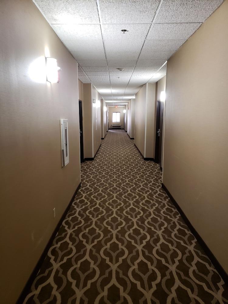 Comfort Suites Sioux Falls Mall District photo 25