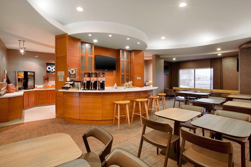 Springhill Suites Marriott Airport photo 15