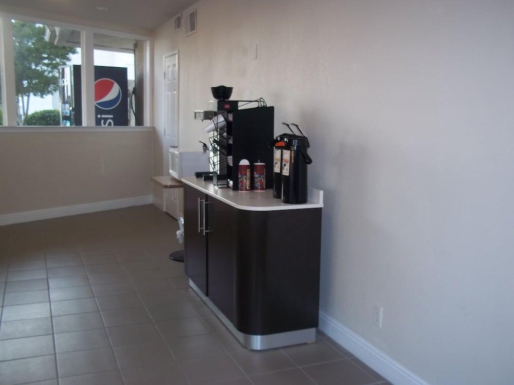 Ramada by Wyndham Merced photo 30