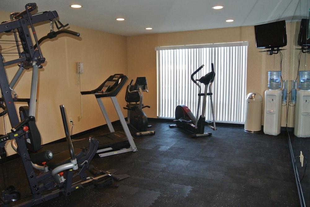 Quality Inn & Suites Carthage near Precious Moments Chapel photo 50