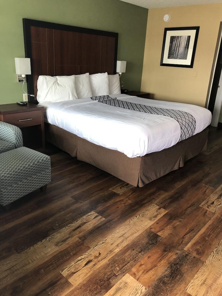 Knight's Inn Motel photo 33