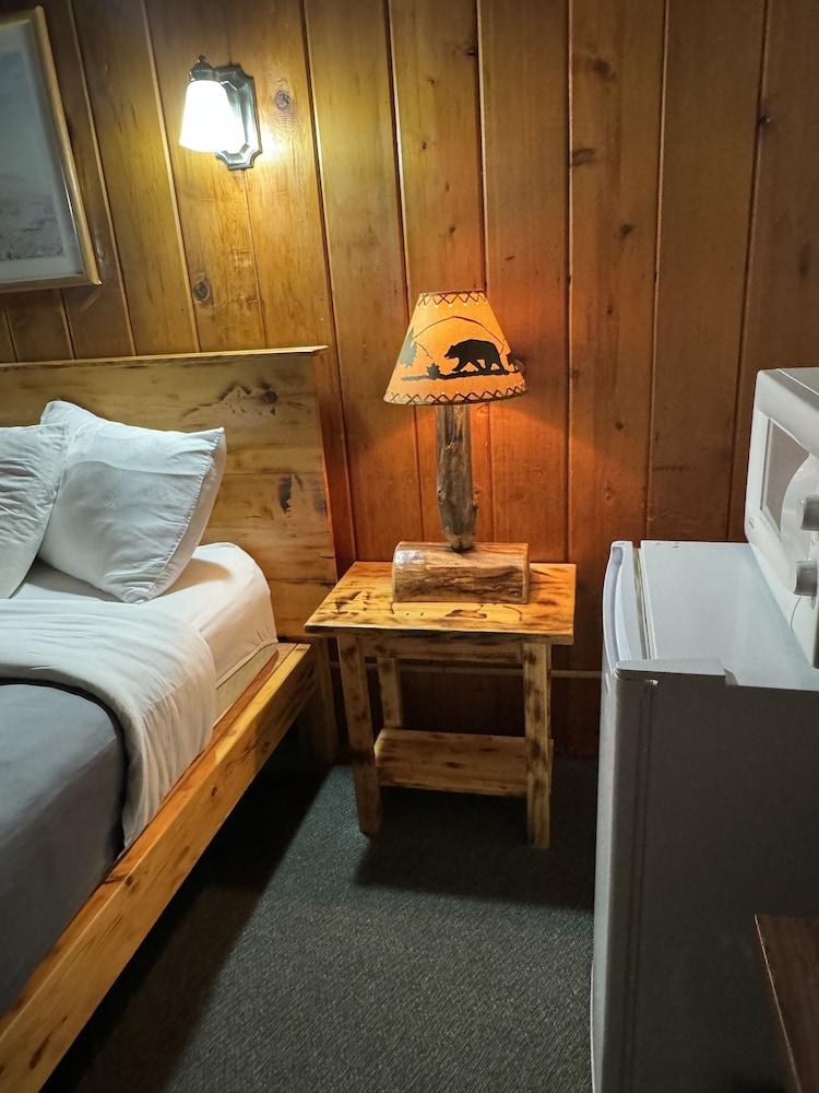Kootenai Valley Motel photo 32