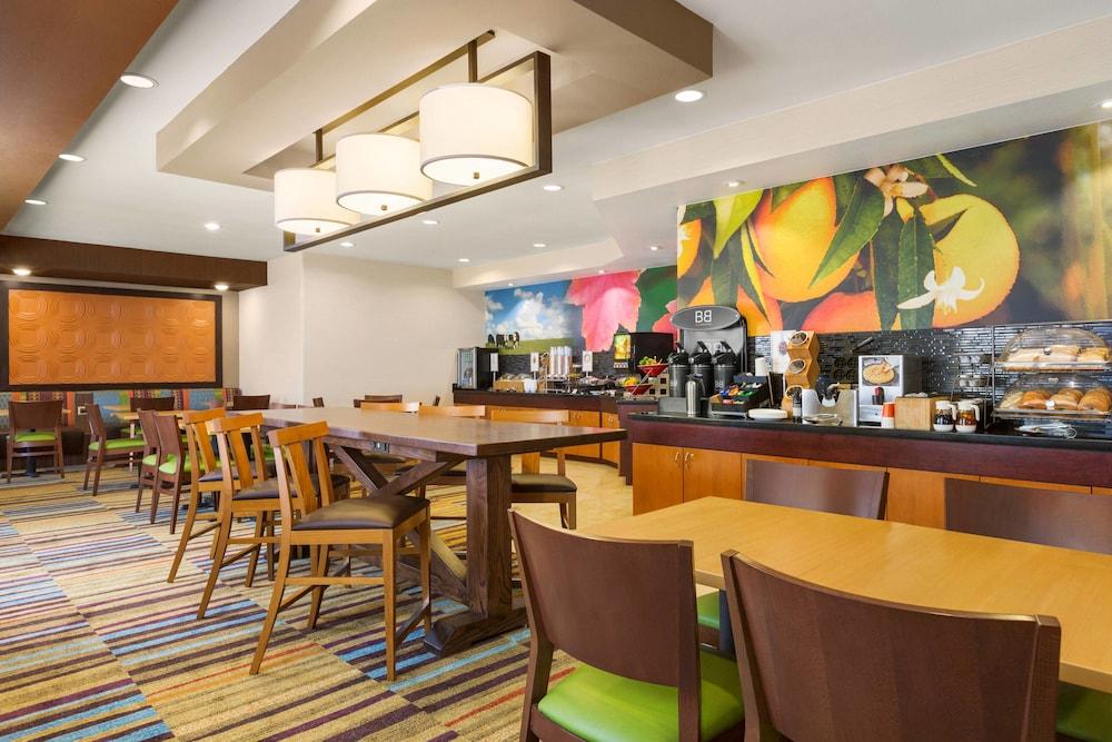 Comfort Inn & Suites Houston North - Spring photo 9