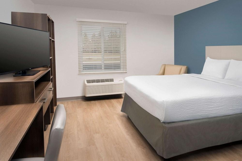 WoodSpring Suites Chicago Tinley Park photo 6