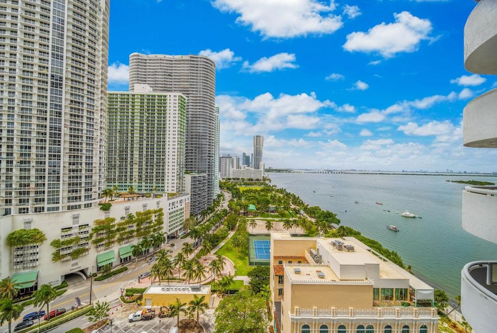 The Grand Biscayne Bay photo 33