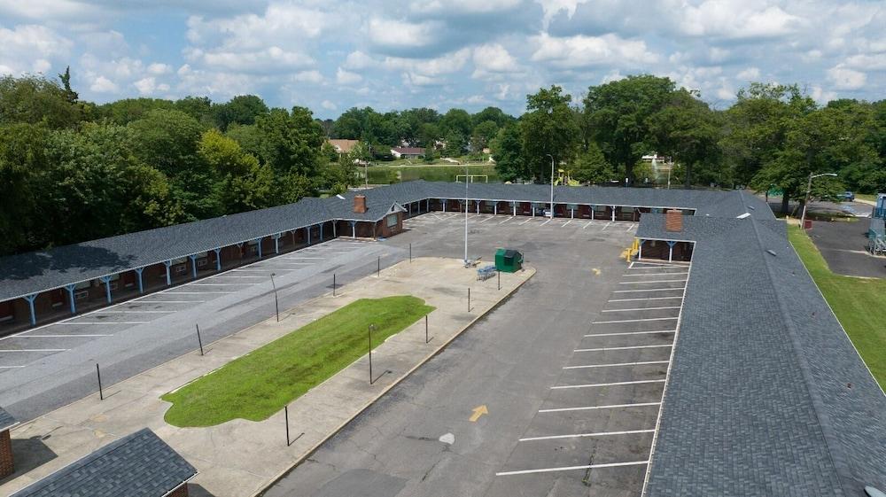 Budget Inn and Suites photo 5