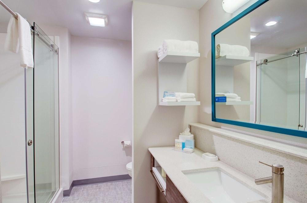 Hampton Inn & Suites Boston/Stoughton photo 26