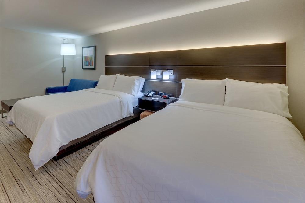 Holiday Inn Express & Suites Troy by IHG photo 8