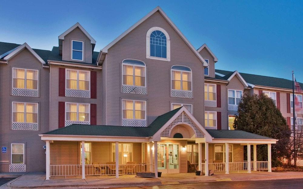 Country Inn & Suites by Radisson, Birch Run-Frankenmuth, MI — hotel in Birch Run