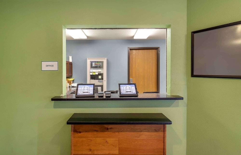 Extended Stay America Select Suites - Beaumont photo 4