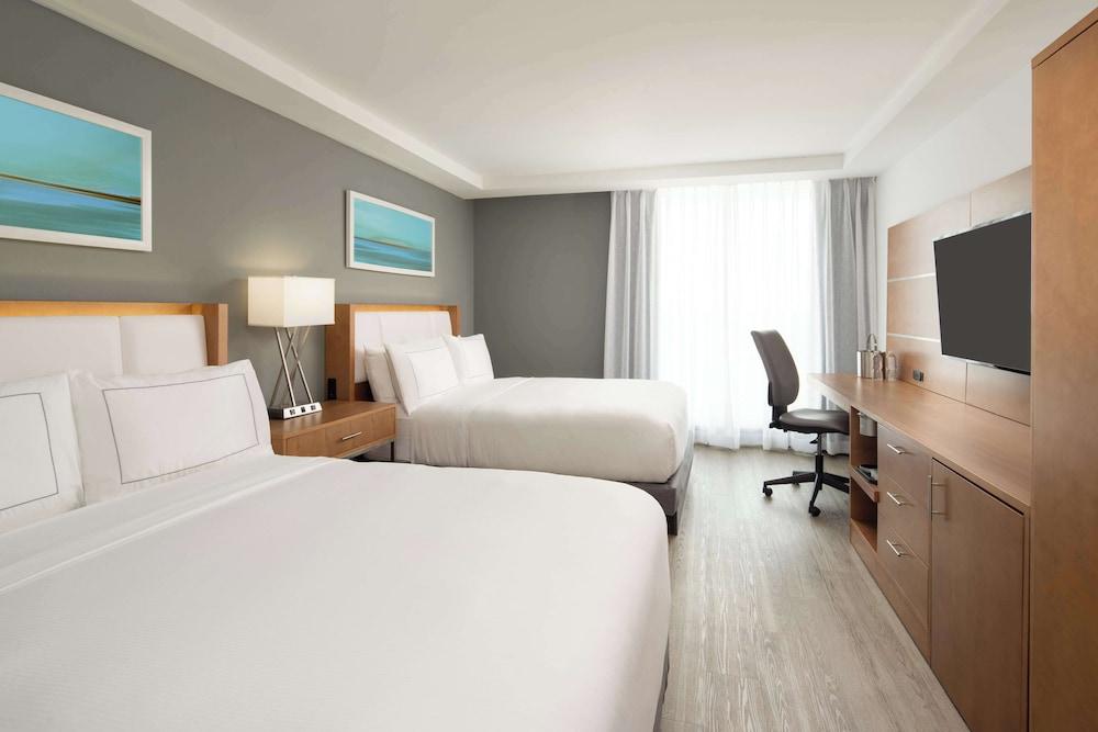 DoubleTree by Hilton Miami North I-95 photo 4