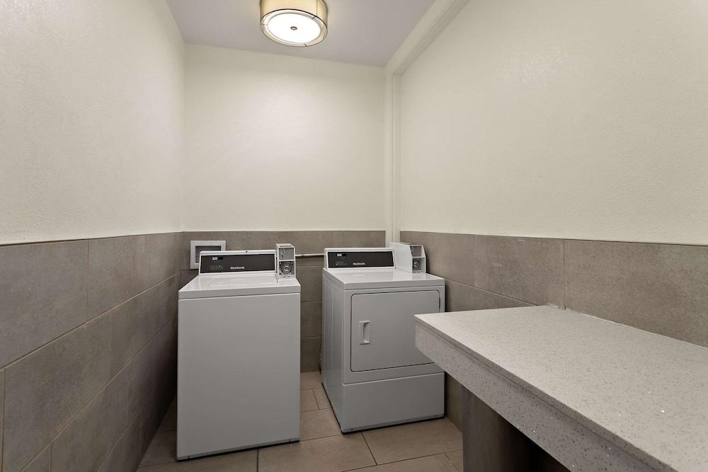 Comfort Suites University Las Cruces photo 31