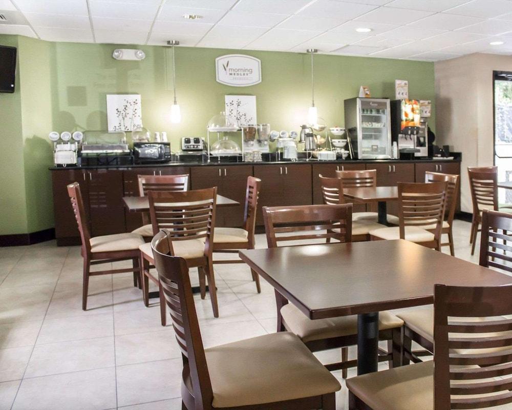 Sleep Inn & Suites Columbus - State University Area photo 10
