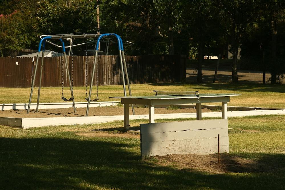 Skylark Shores Resort photo 71