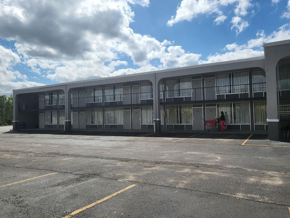 Econo Lodge Andalusia photo 64