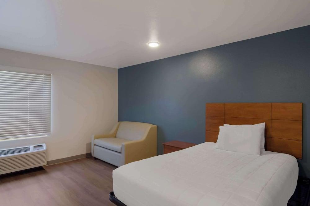 WoodSpring Suites Jacksonville East 295 Cruise Port photo 14