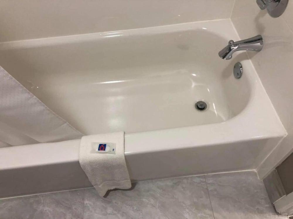 Motel 6 Tulsa, OK - CENTRAL photo 12