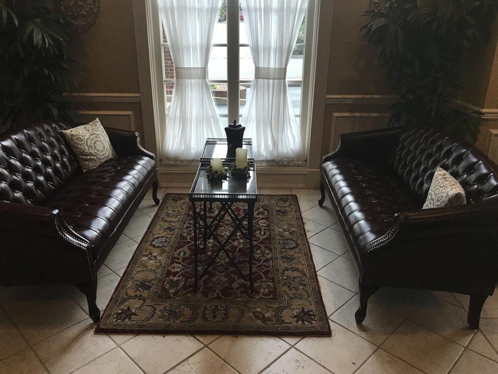 French Quarter Inn photo 14