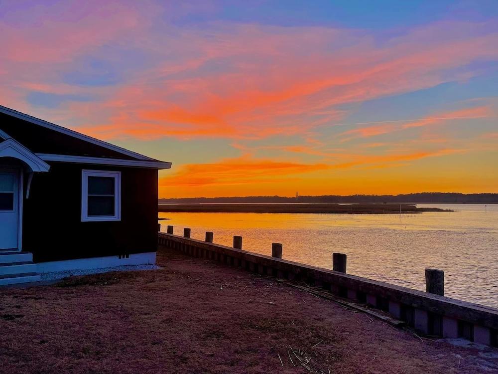 Snug Harbor Marina and Hotel photo 23