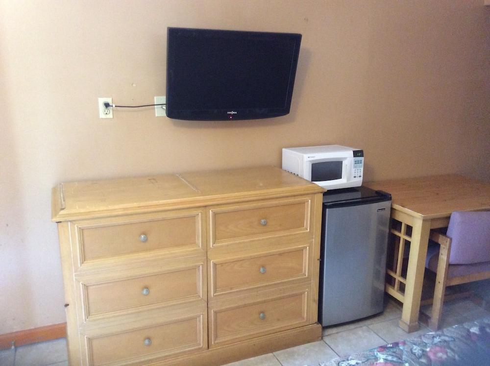 Budget Inn And Suites photo 6