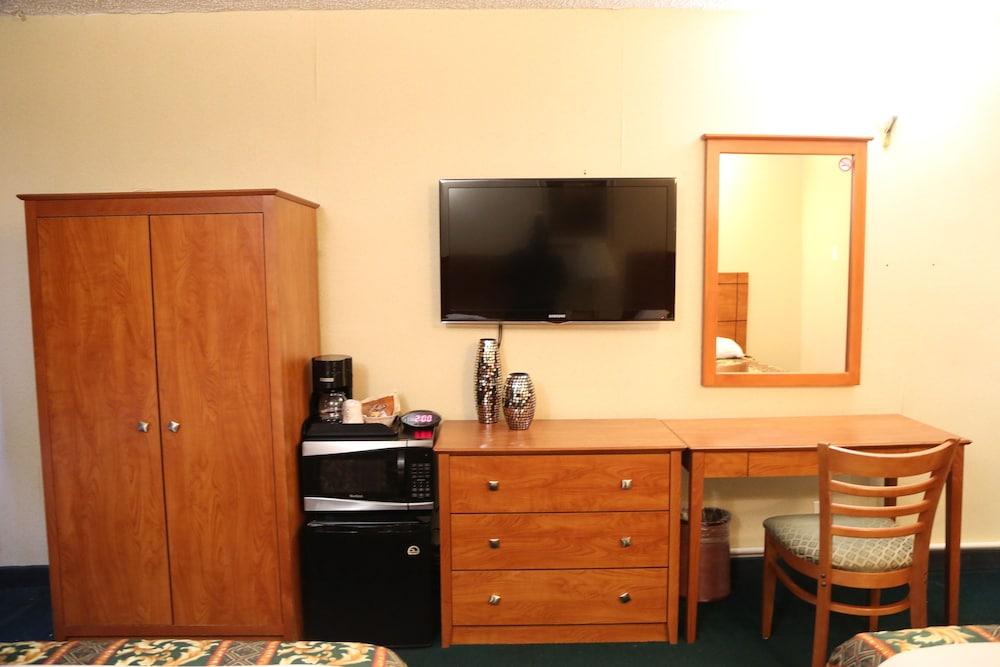 JFK Inn photo 30