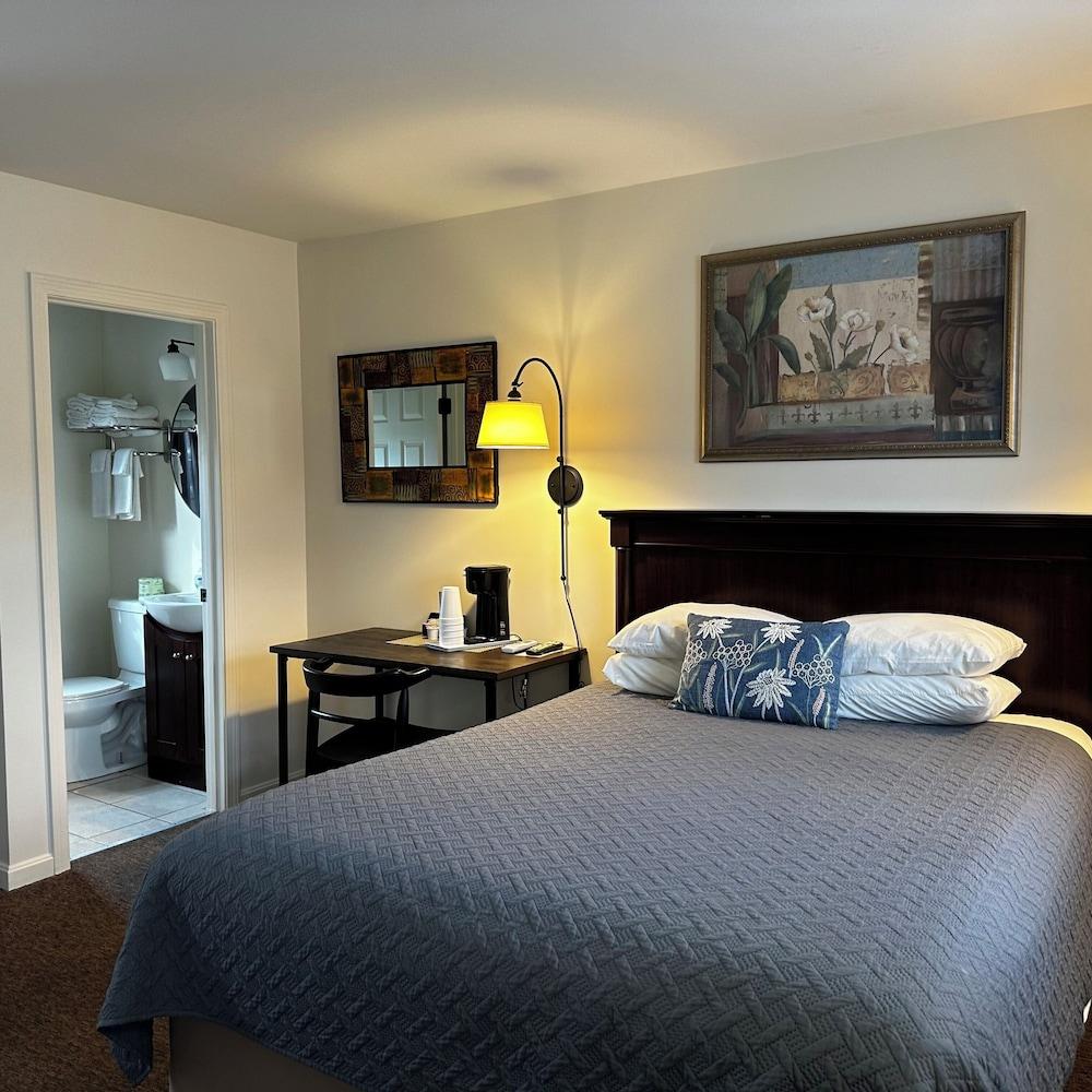 The Whitetail and Suites photo 38