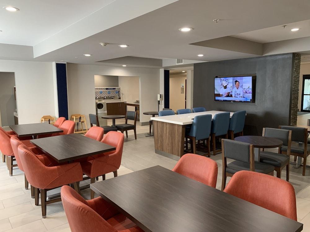 Holiday Inn Express West Point by IHG photo 30