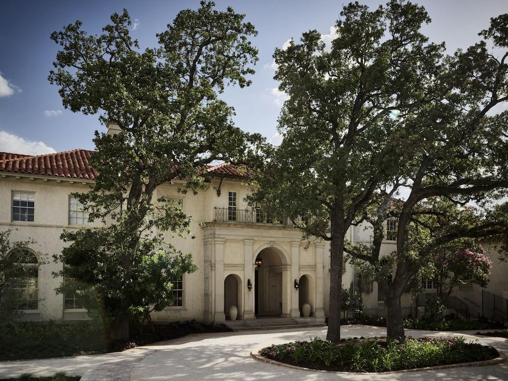 Commodore Perry Estate, Auberge Collection photo 65
