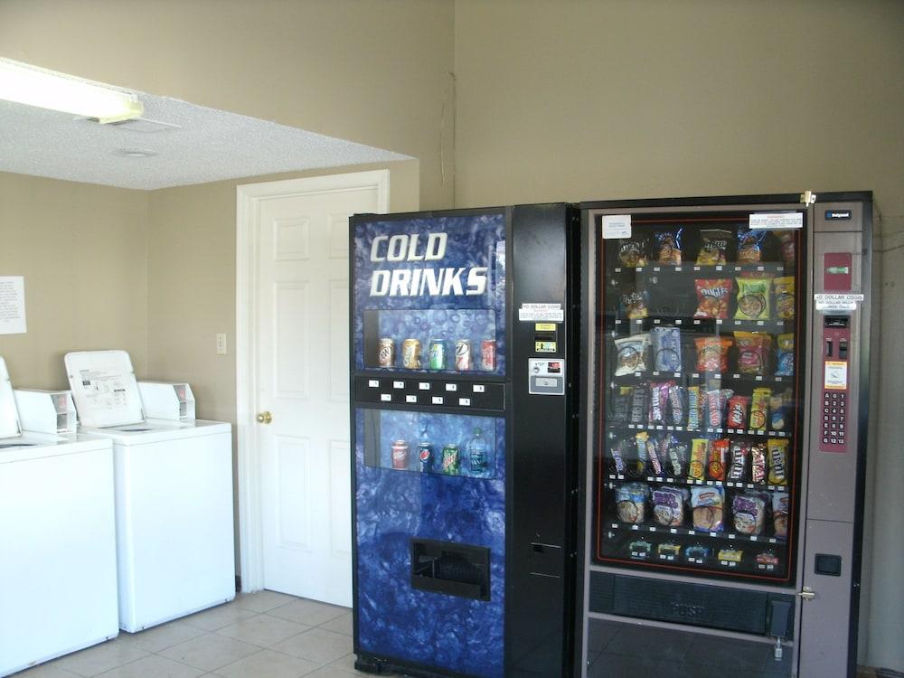 Motel 6 Millington, TN photo 11