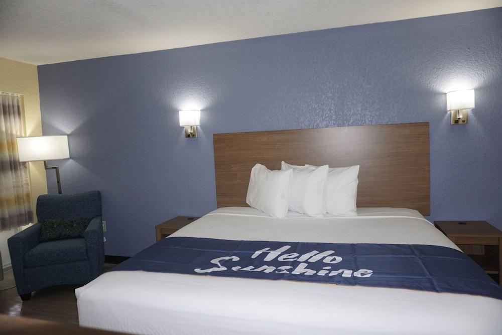 Days Inn by Wyndham Apopka/Orlando photo 11