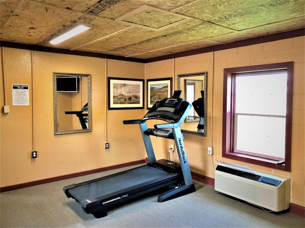 Econo Lodge Selmer photo 32