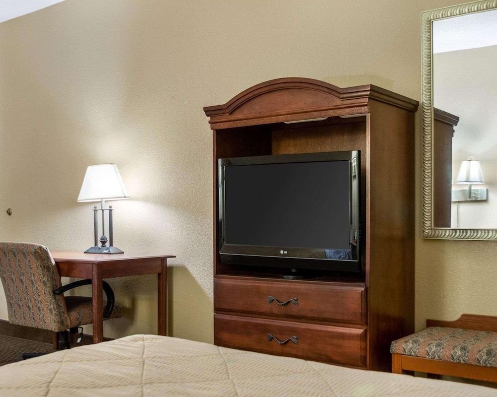 Econo Lodge Greenville photo 11