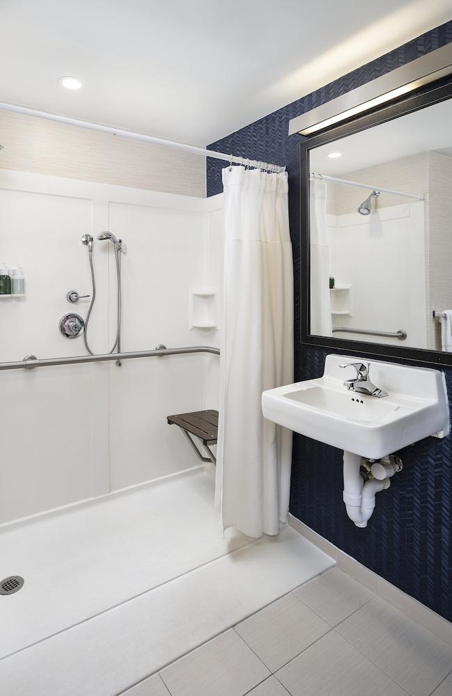 Fairfield Inn by Marriott Raleigh Airport/RTP photo 21