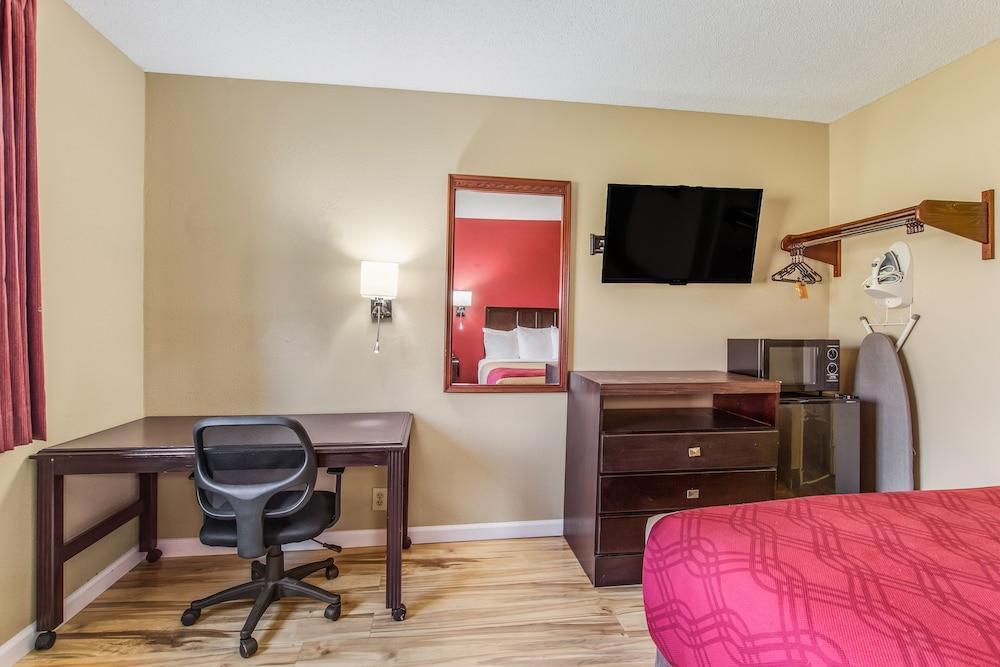 Econo Lodge Shelbyville photo 5