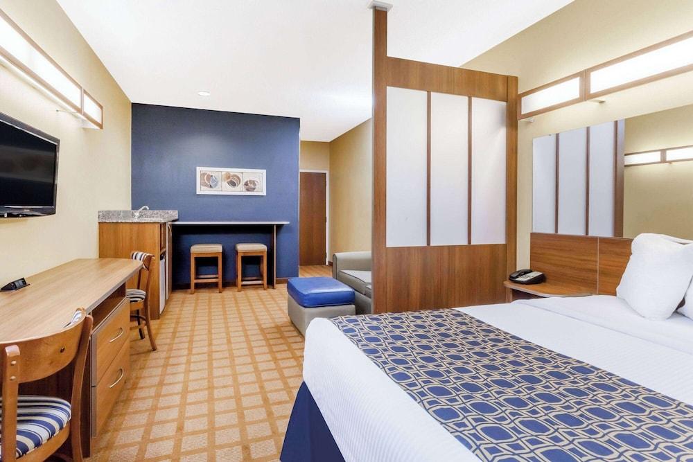 Microtel Inn & Suites by Wyndham Dickson City/Scranton photo 8