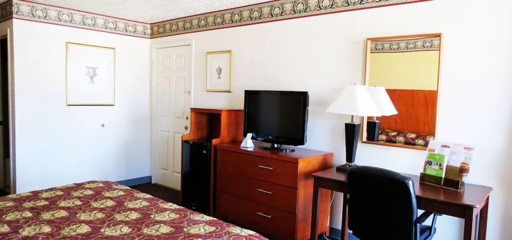 Winnie Inn Suites & RV Park photo 8