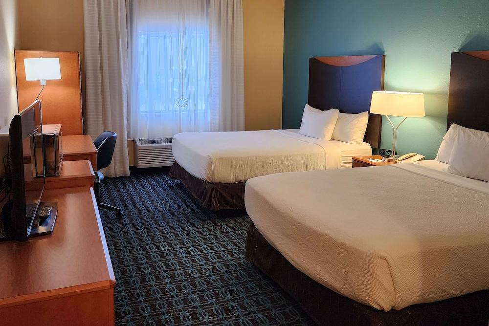 AmericInn by Wyndham St. Cloud MN Shopping Area photo 9
