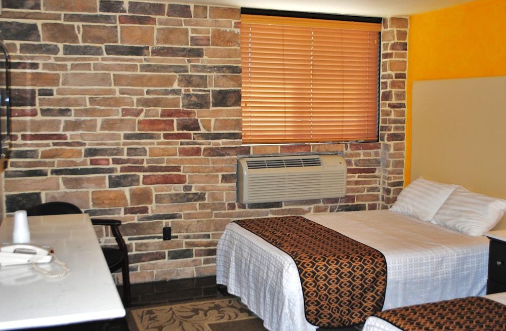 Surfside Motel photo 15
