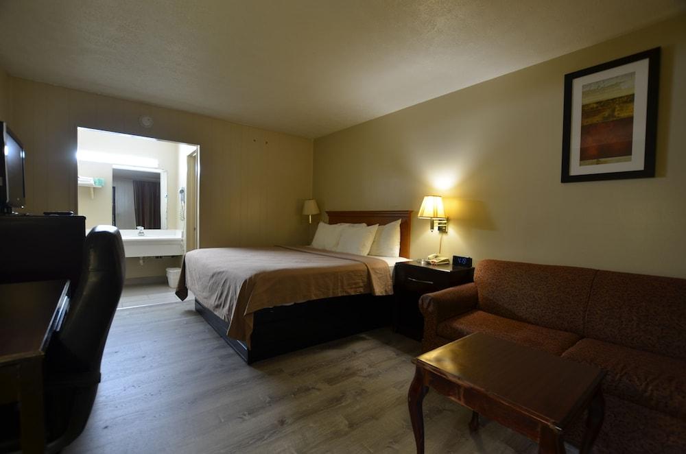 Travelowe's Motel photo 16