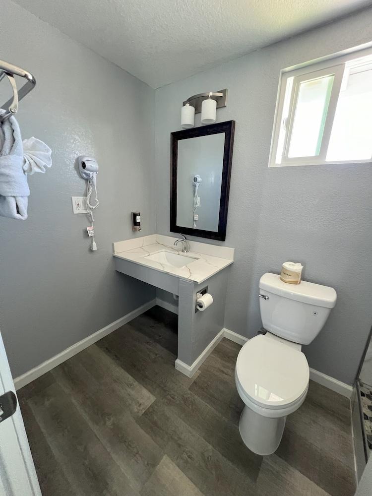 Sea Garden Inn photo 12