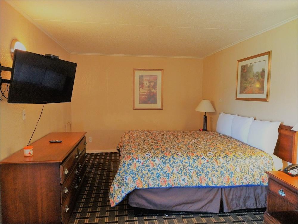Grand View Plaza Inn & Suites photo 51