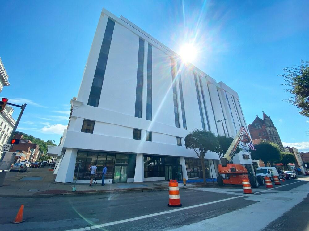 The McLure Hotel and Conference Center photo 6