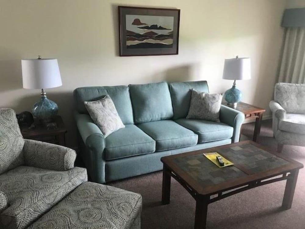 Laurel Point Resort photo 14