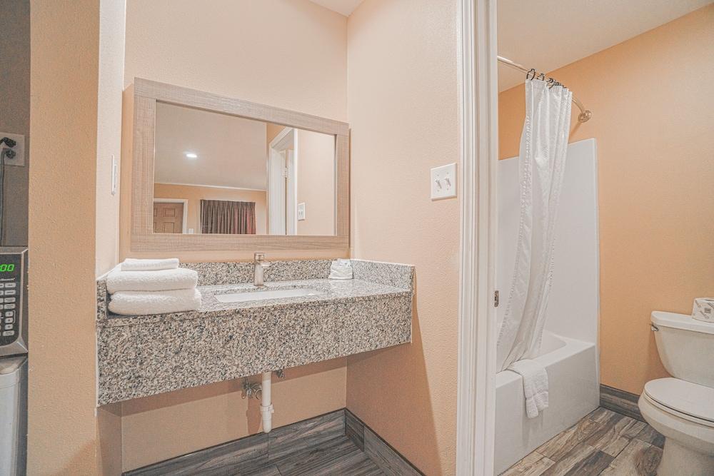 Days Inn by Wyndham Aransas Pass photo 30