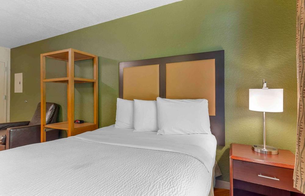 Extended Stay America Suites Houston Med Ctr Braeswood Bl photo 28