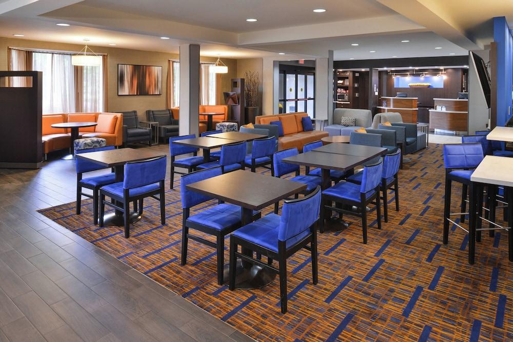 Courtyard Suwanee by Marriott photo 28