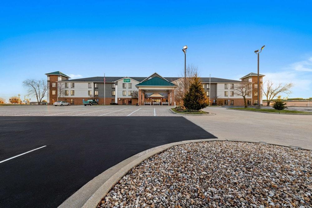 Quality Inn Warrensburg photo 39
