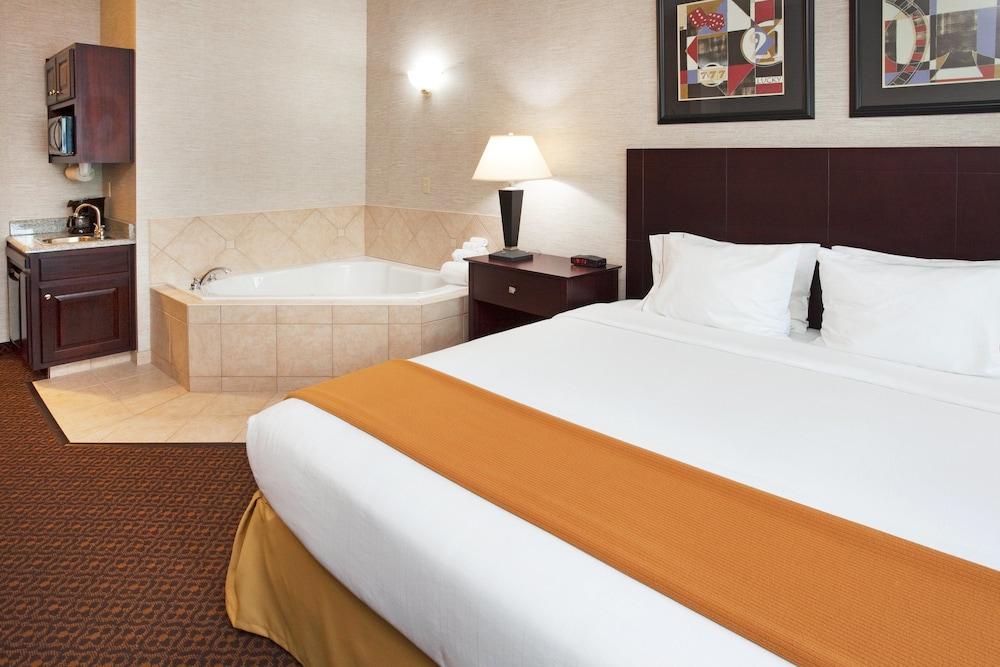 Holiday Inn Express & Suites Carrollton by IHG photo 7